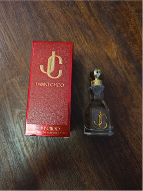 Jimmy Choo I want Choo EDP 40 ml sprayed once - bought 4.6.26